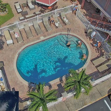 Carlton House Motel And Suites St. Pete Beach Extérieur photo