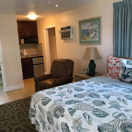 Carlton House Motel And Suites St. Pete Beach Extérieur photo