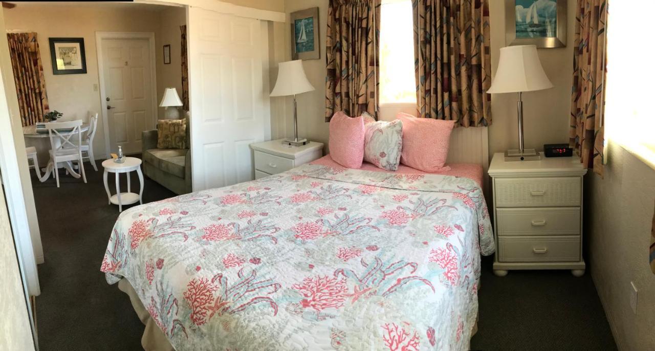 Carlton House Motel And Suites St. Pete Beach Extérieur photo