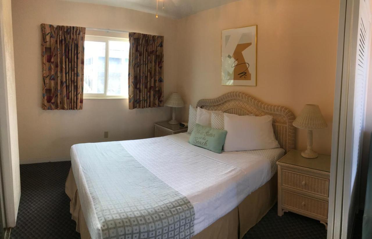 Carlton House Motel And Suites St. Pete Beach Extérieur photo