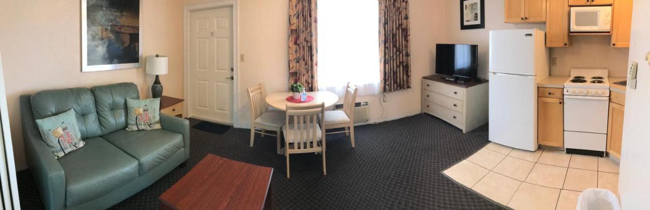 Carlton House Motel And Suites St. Pete Beach Extérieur photo