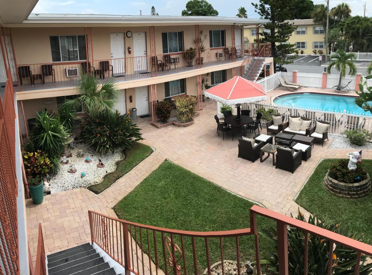 Carlton House Motel And Suites St. Pete Beach Extérieur photo