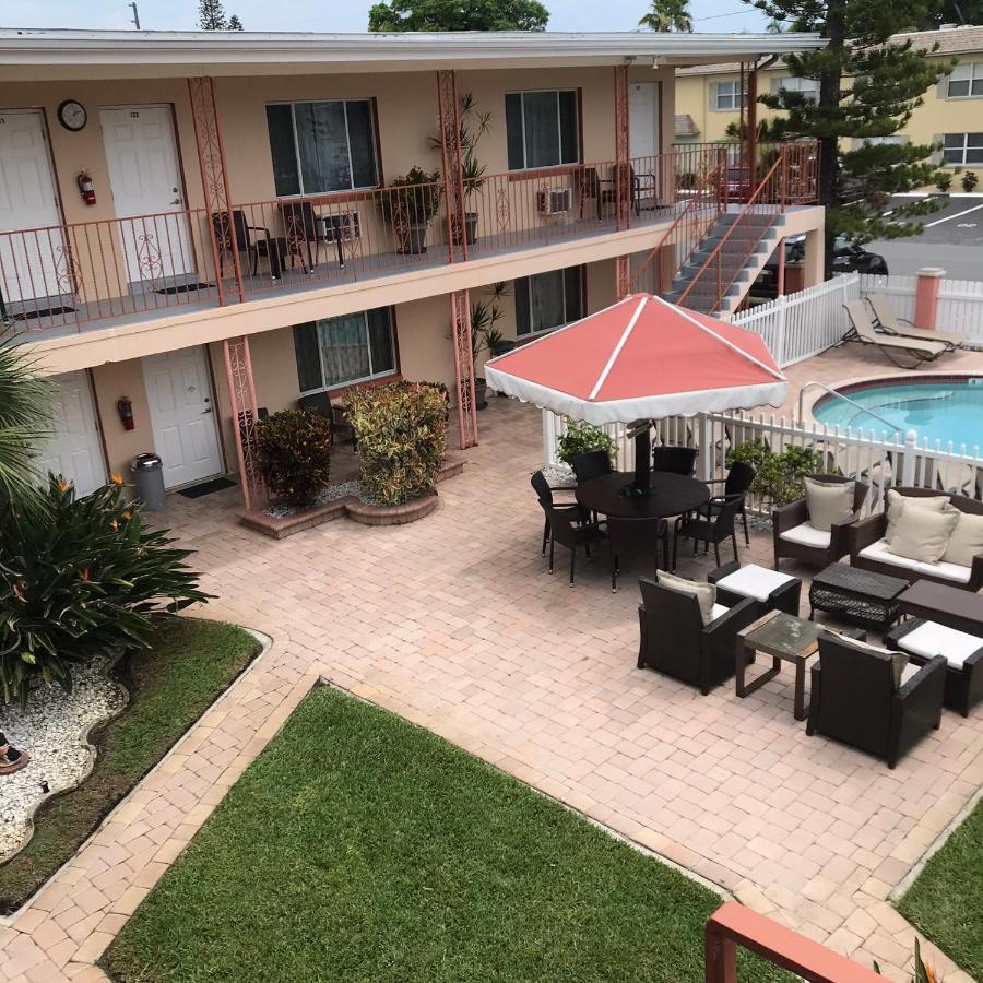 Carlton House Motel And Suites St. Pete Beach Extérieur photo