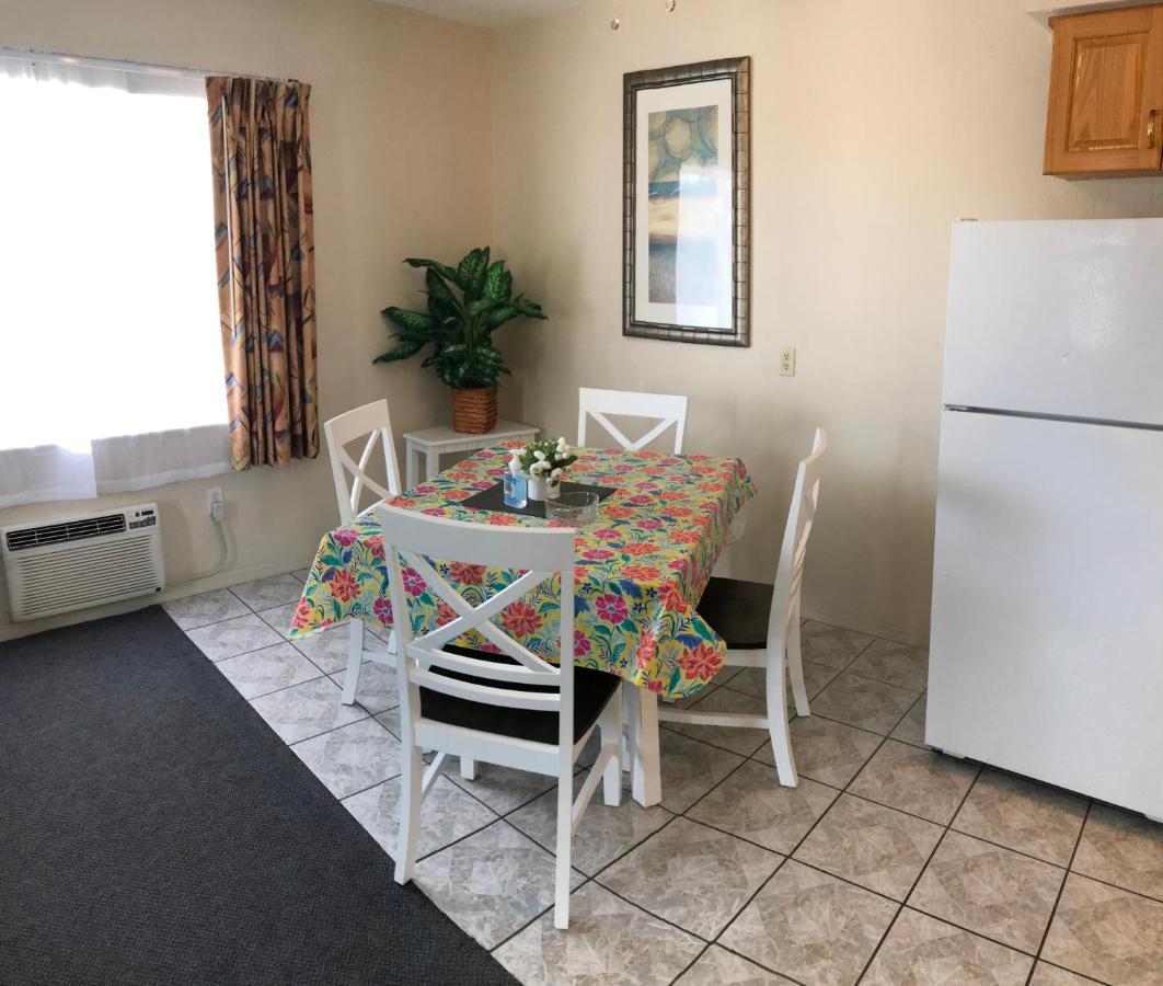 Carlton House Motel And Suites St. Pete Beach Extérieur photo