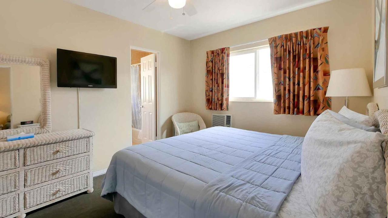 Carlton House Motel And Suites St. Pete Beach Extérieur photo