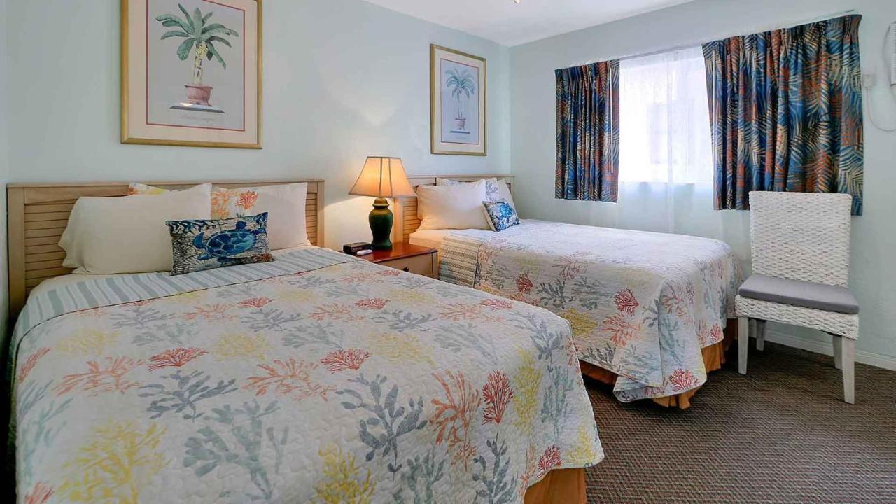 Carlton House Motel And Suites St. Pete Beach Extérieur photo