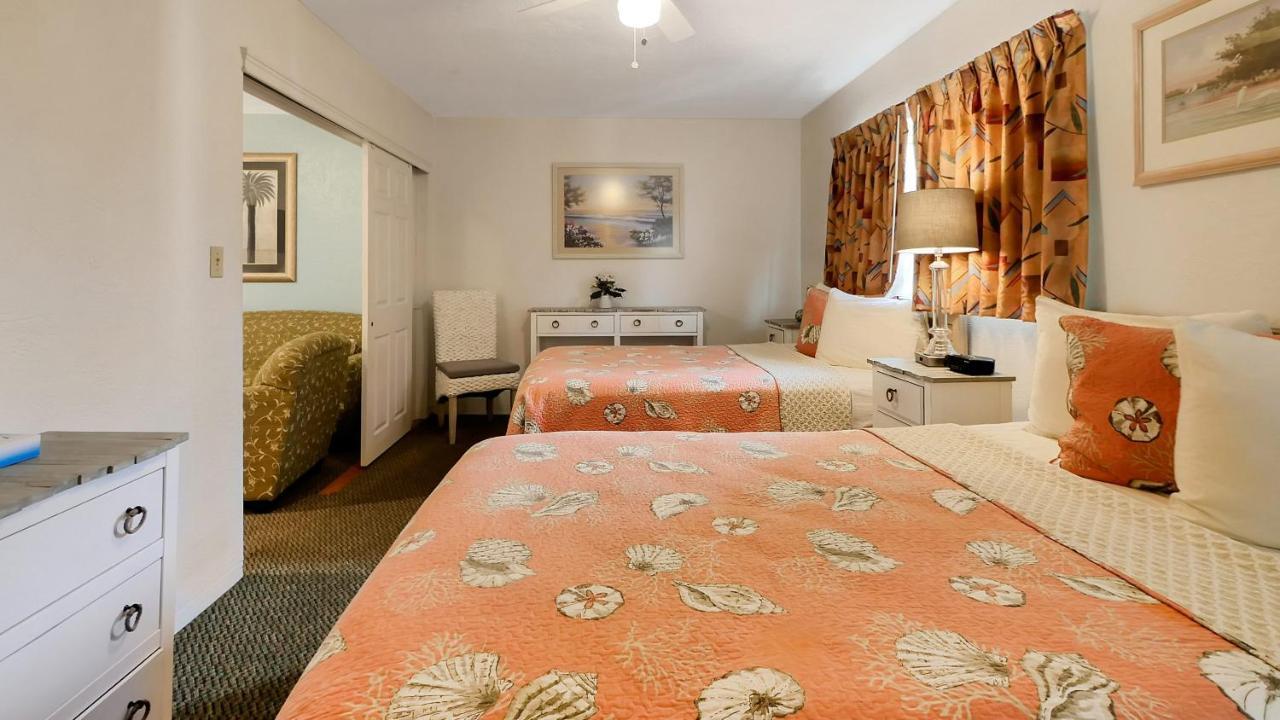 Carlton House Motel And Suites St. Pete Beach Extérieur photo