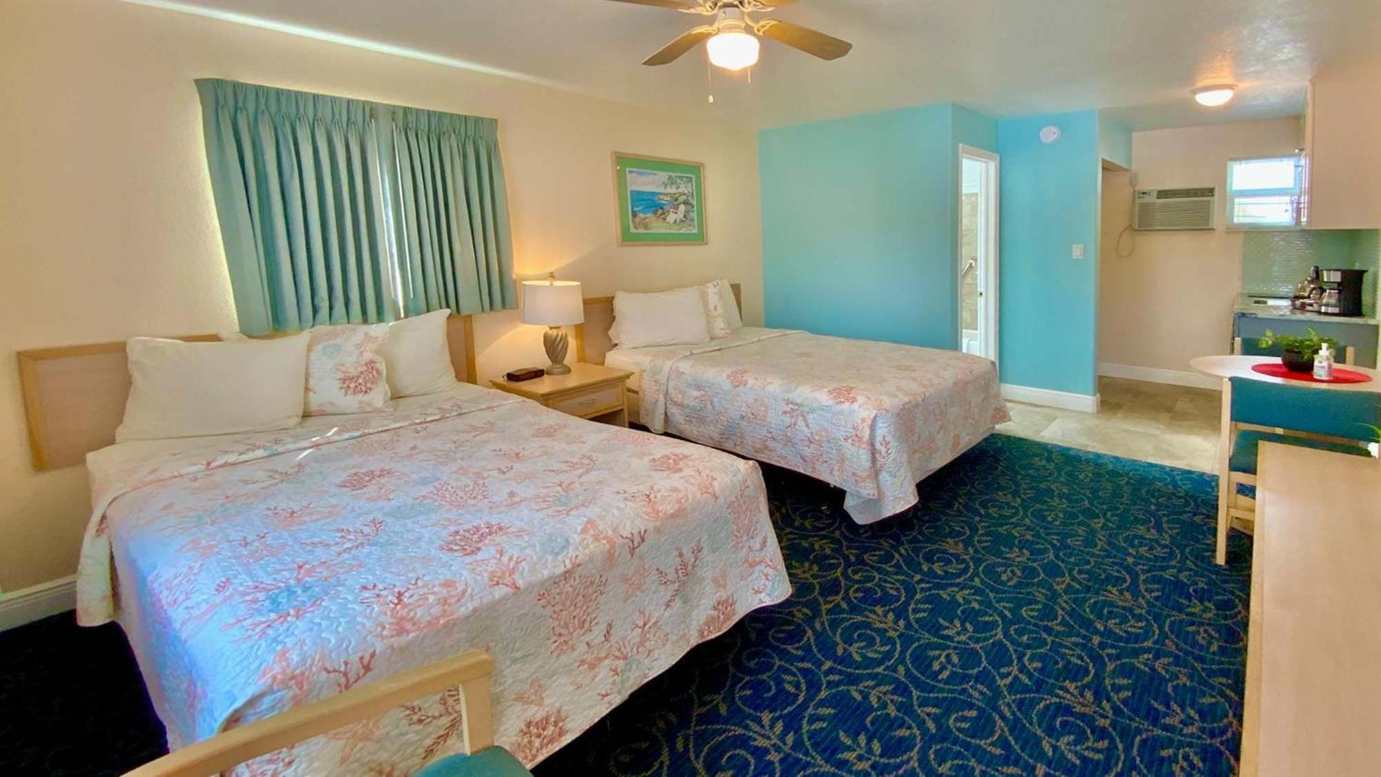 Carlton House Motel And Suites St. Pete Beach Extérieur photo